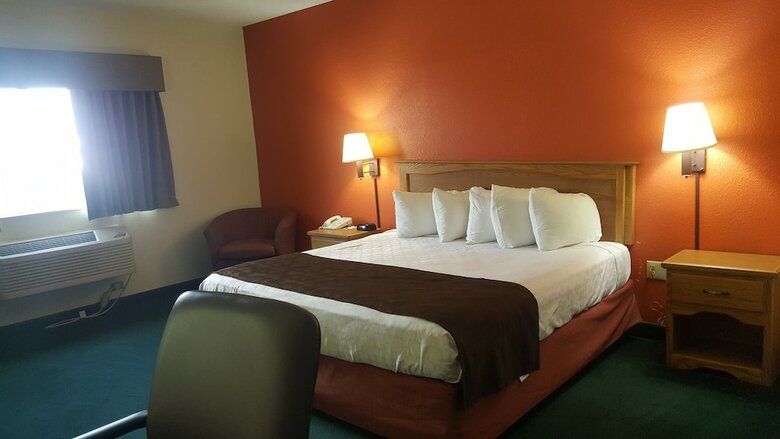 Hotel Americinn By Wyndham Garden City