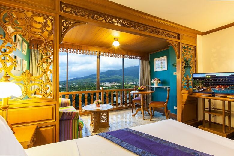 Lotus Hotel Pang Suan Kaew