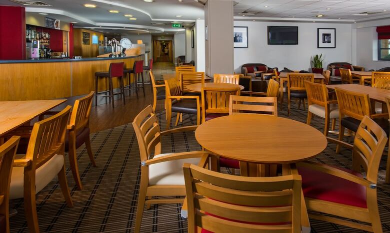Hotel Holiday Inn Express Swansea - East