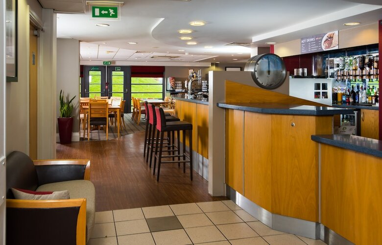 Hotel Holiday Inn Express Swansea - East
