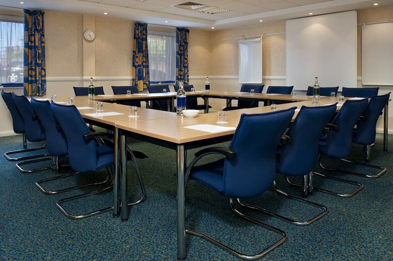 Hotel Holiday Inn Express Swansea - East