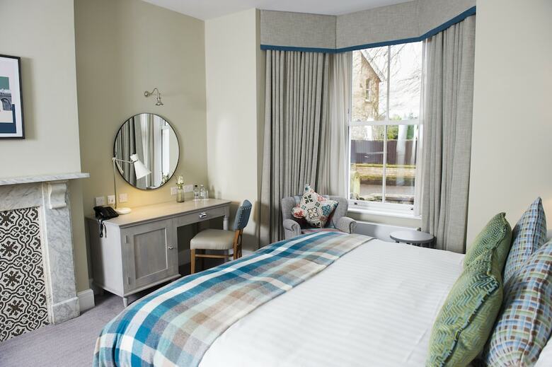 Crown Hotel