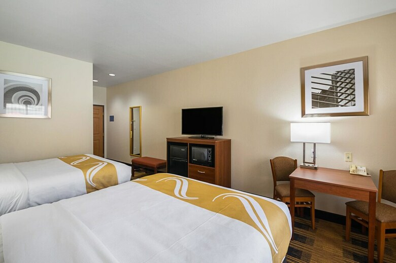 Hotel Quality Inn & Suites