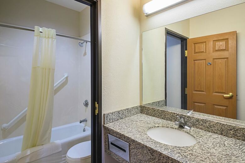 Hotel Quality Inn & Suites