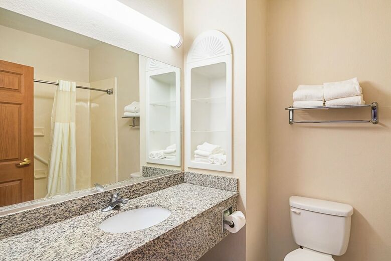 Hotel Quality Inn & Suites