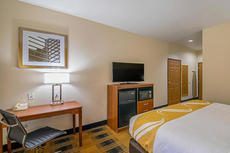 Hotel Quality Inn & Suites