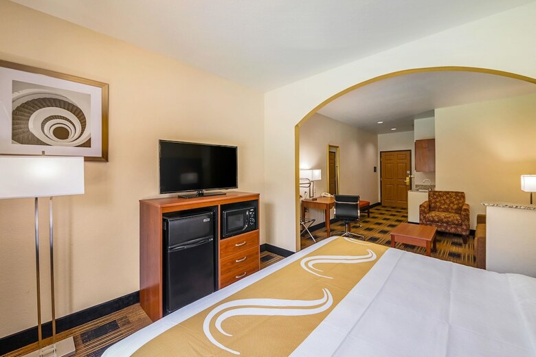 Hotel Quality Inn & Suites