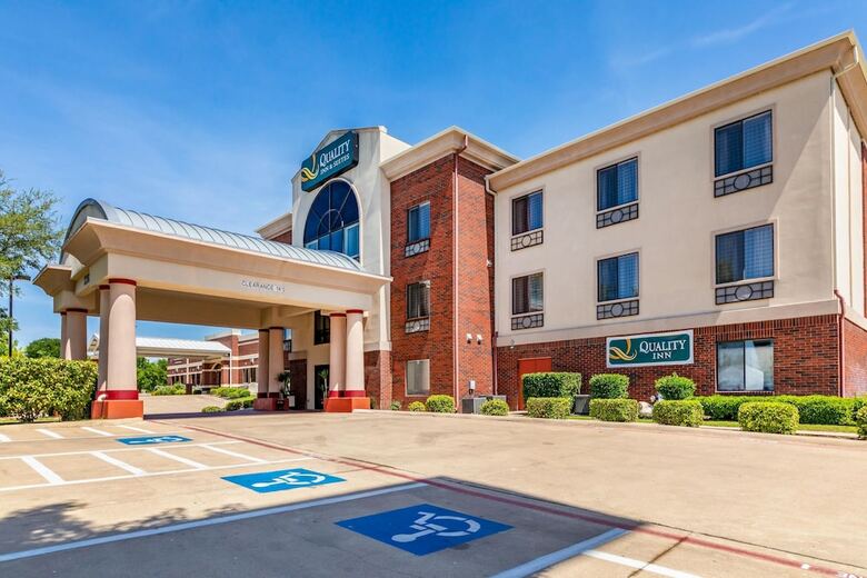 Hotel Quality Inn & Suites