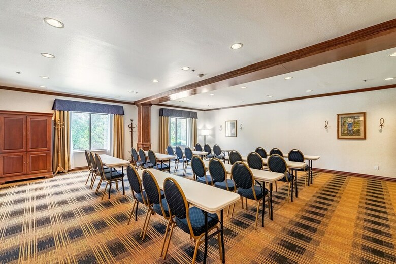 Hotel Quality Inn & Suites