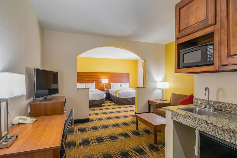 Hotel Quality Inn & Suites