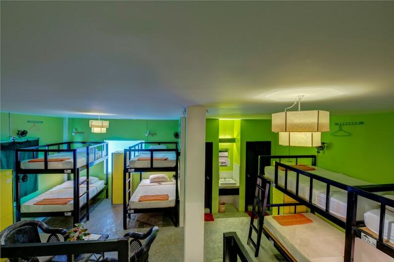 Hostal Warm Bed Hostel