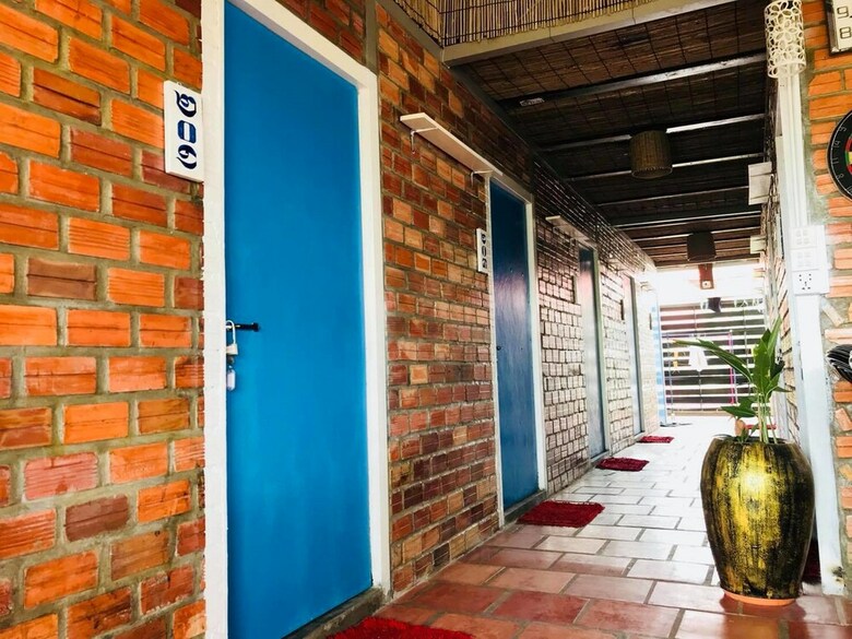 Hostal Warm Bed Hostel