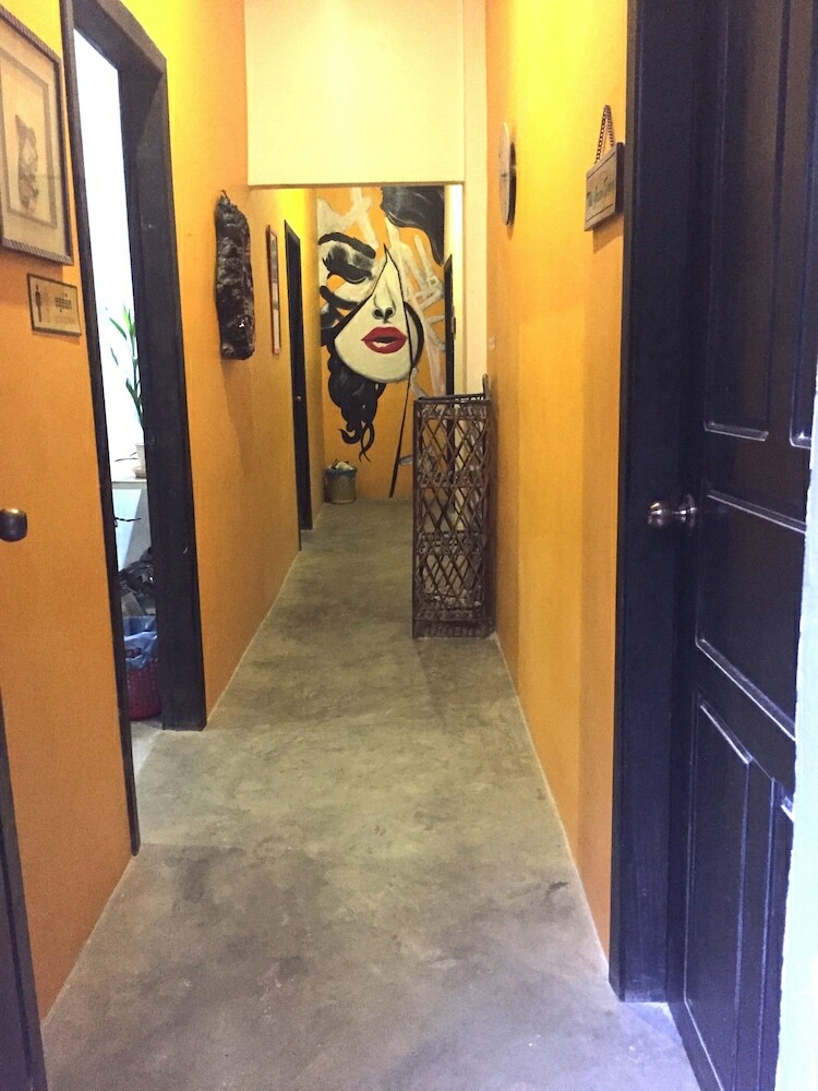 Hostal Warm Bed Hostel