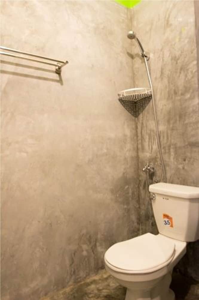 Hostal Warm Bed Hostel