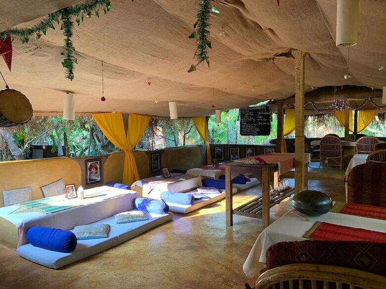 Cabana Banyan Tree Yoga