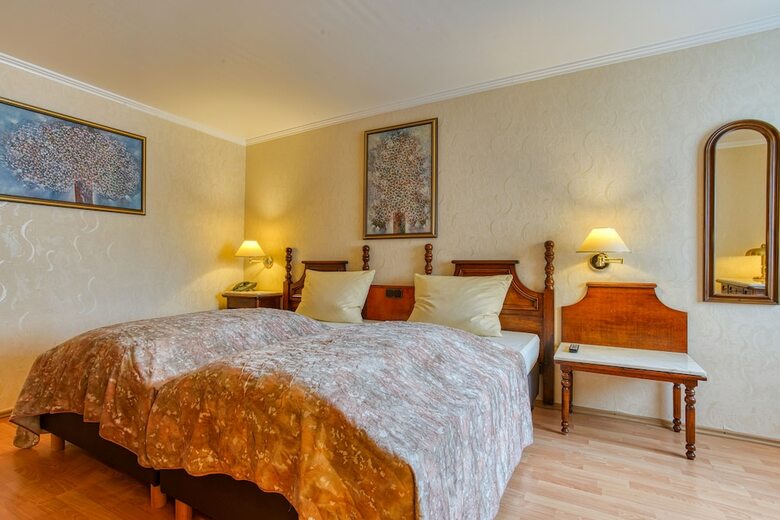 Ff&e Hotel Bavaria