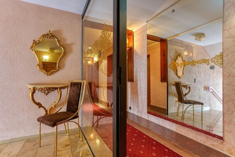 Ff&e Hotel Bavaria