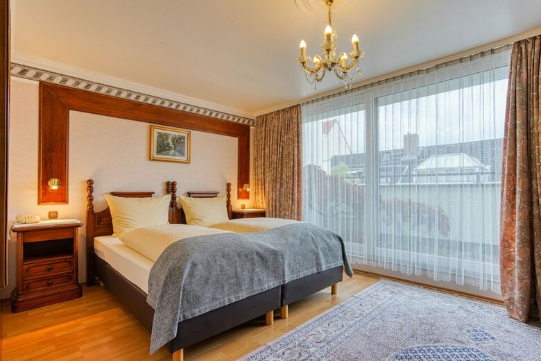 Ff&e Hotel Bavaria