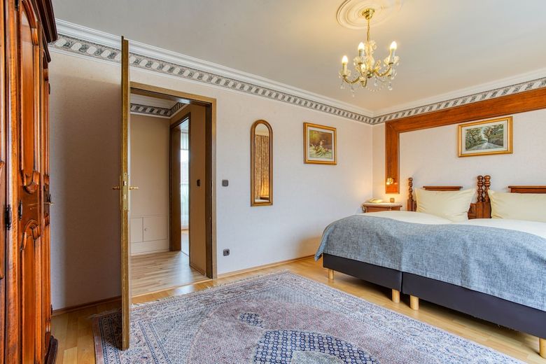 Ff&e Hotel Bavaria