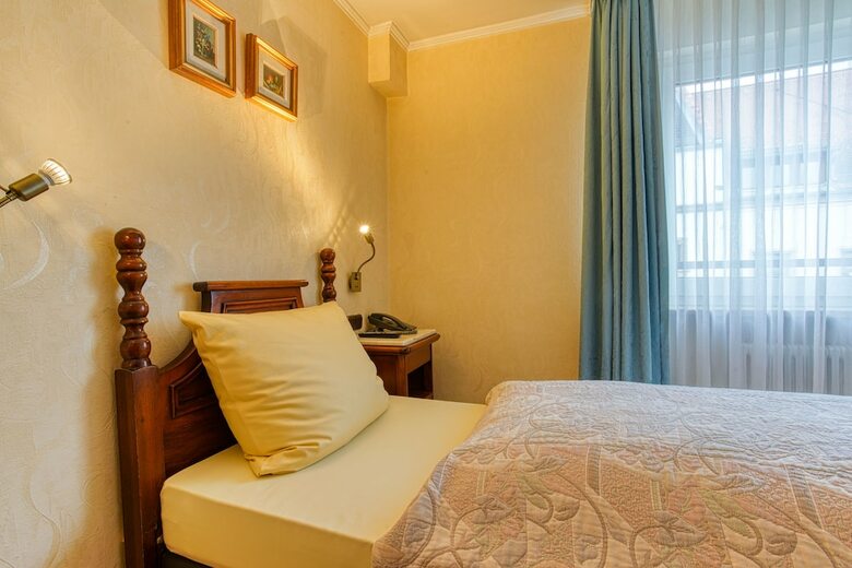 Ff&e Hotel Bavaria