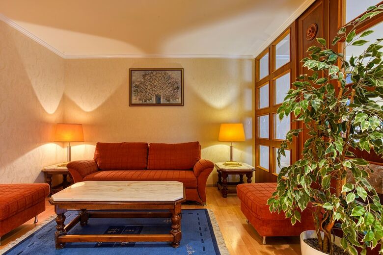 Ff&e Hotel Bavaria