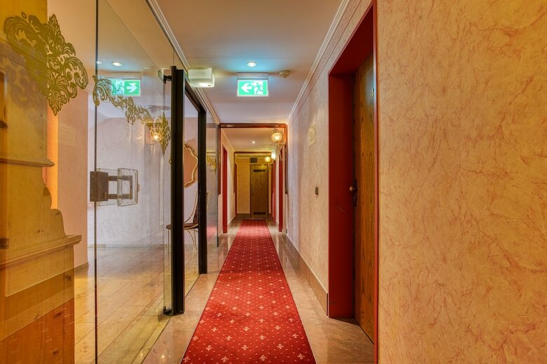 Ff&e Hotel Bavaria