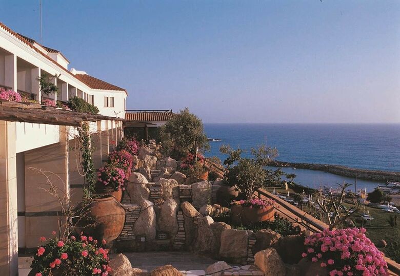 Coral Beach Hotel And Resort