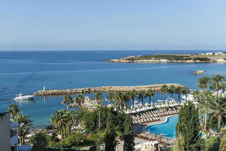 Coral Beach Hotel And Resort