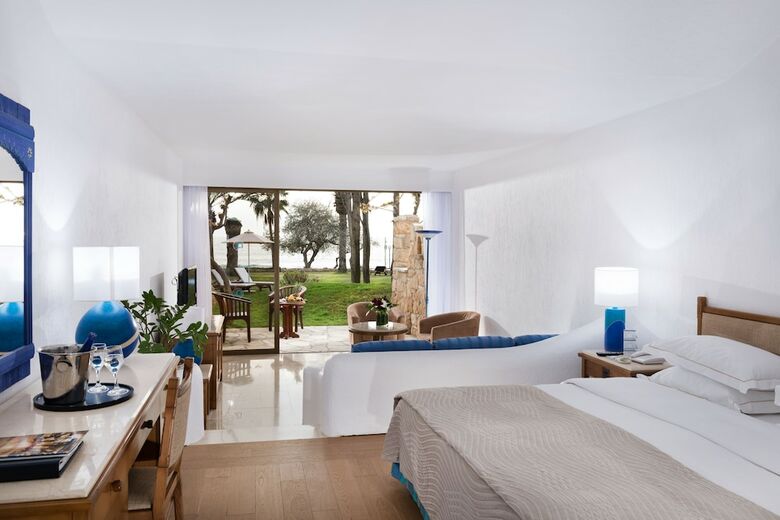 Coral Beach Hotel And Resort