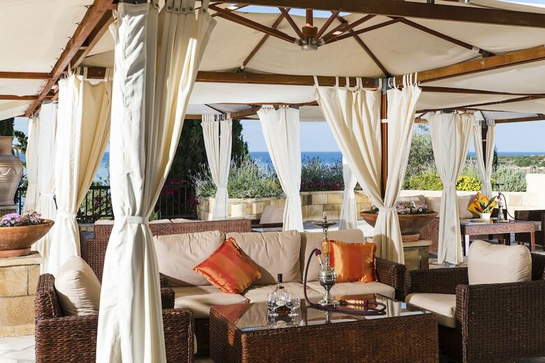 Coral Beach Hotel And Resort