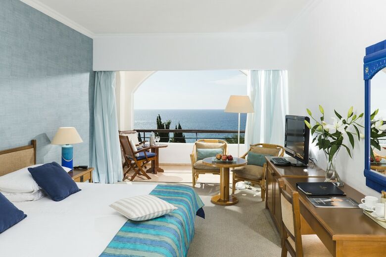 Coral Beach Hotel And Resort