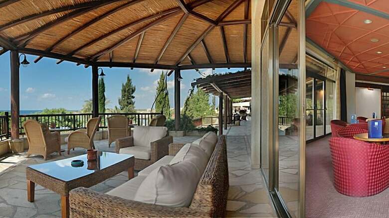 Coral Beach Hotel And Resort