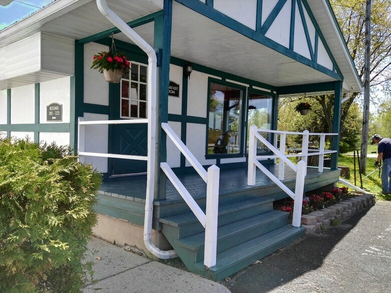 Hotel Country Squire Resort