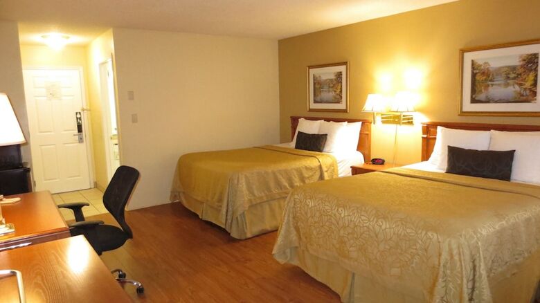Hotel Country Squire Resort