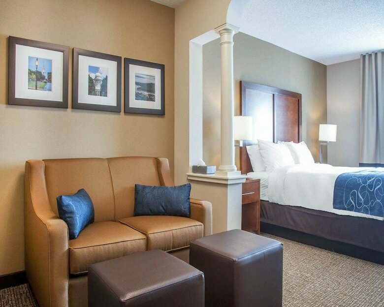 Hotel Comfort Suites West Warwick - Providence