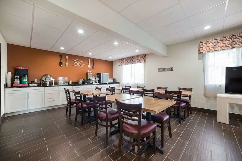 Hotel Ramada By Wyndham Effingham