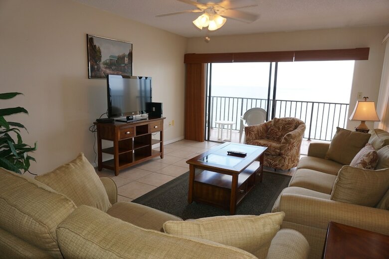 Las Brisas Condominiums