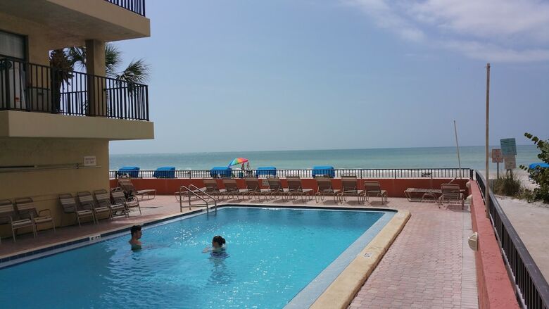Las Brisas Condominiums