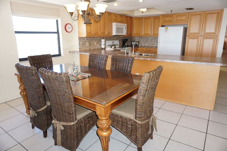 Las Brisas Condominiums
