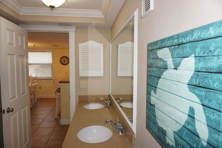 Las Brisas Condominiums