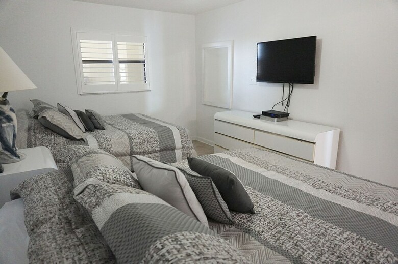 Las Brisas Condominiums