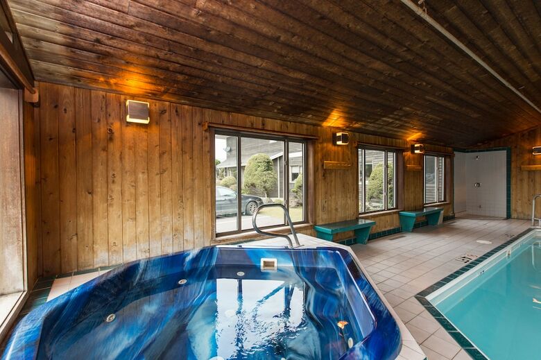 Hotel Commodores Inn