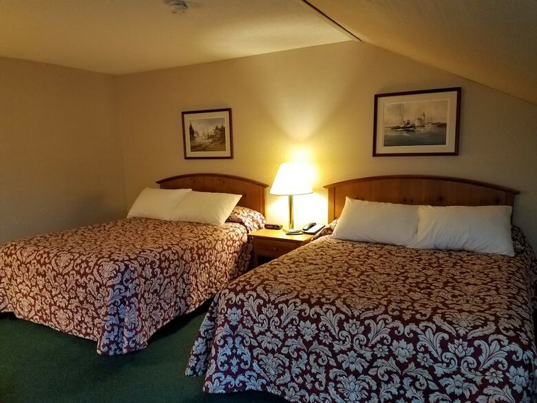 Hotel Commodores Inn