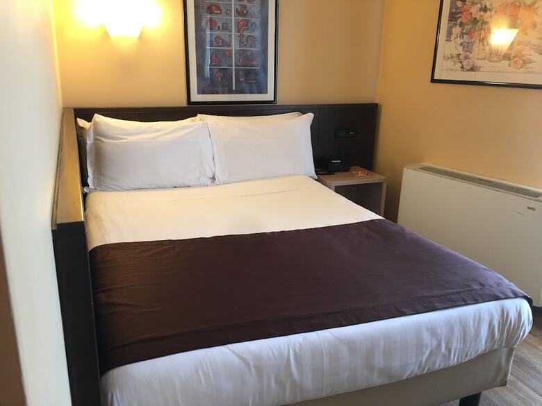 Hotel Carlton