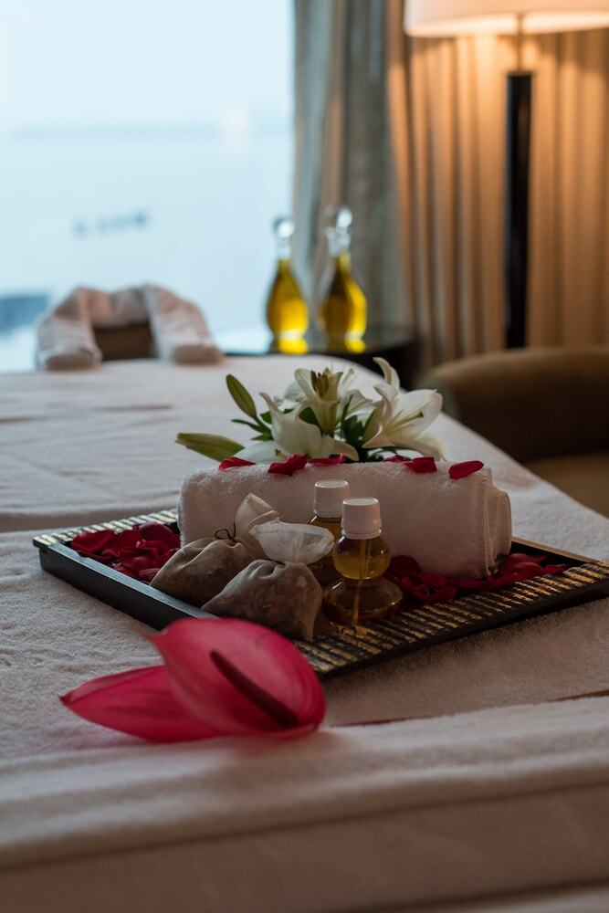Hotel Intercontinental Marine Drive Mumbai
