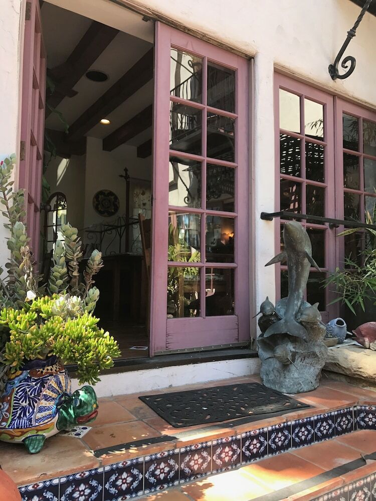 Hotel Villa Rosa Inn
