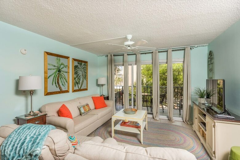Hodnett Cooper's Beach Club