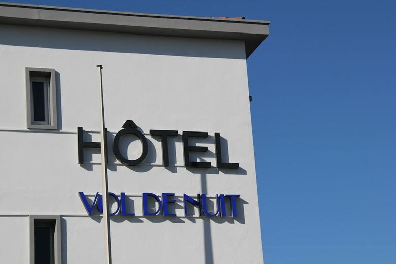 Hotel Vol De Nuit