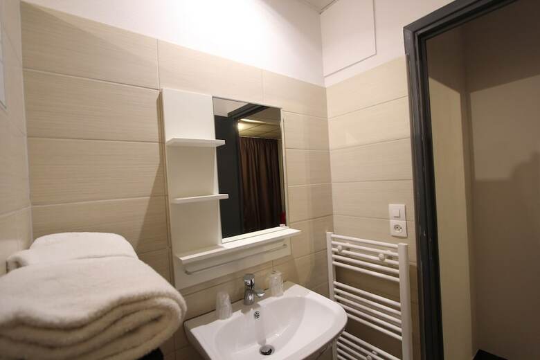 Hotel Vol De Nuit