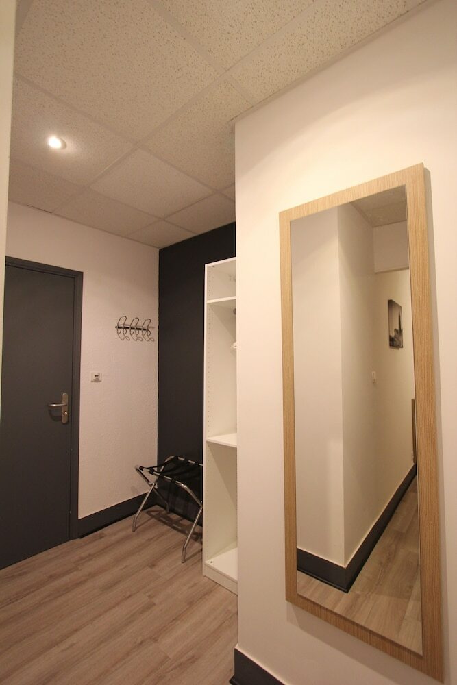Hotel Vol De Nuit